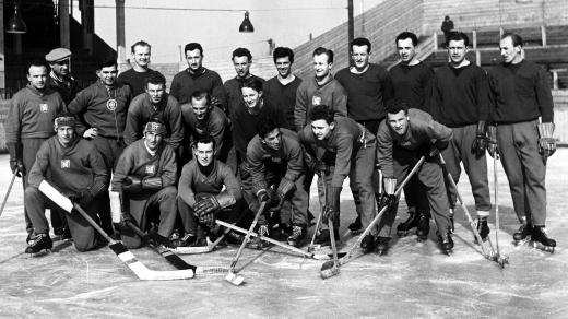 Proč komunistické Československo poslalo v roce 1950 do vězení hokejovou reprezentaci?