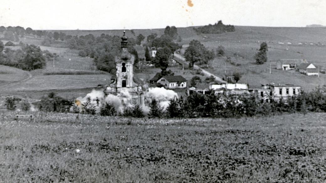 Demolice kostelu v Těrlicku