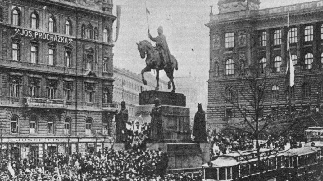 Manifestace pražského lidu na Václavském náměstí 28. října 1918