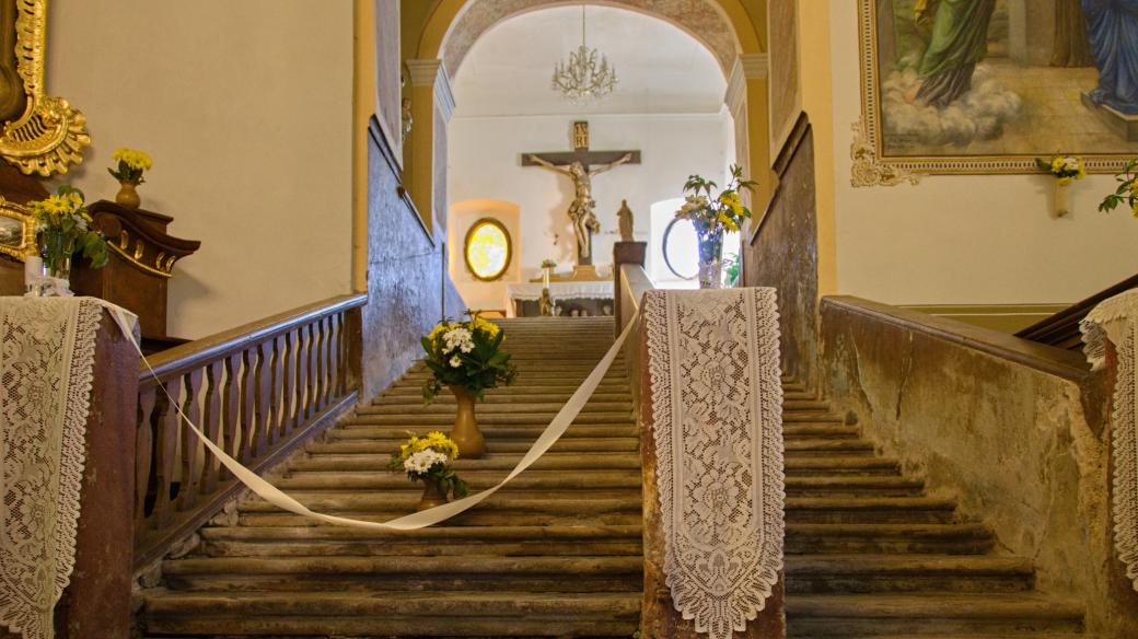 Svaté schody v kostele svatého Josefa v Krásné