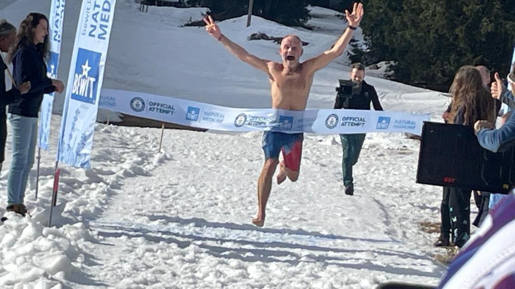 Dne 18.2.2024 Joska Šálek zaběhl za dohledu komisaře Guinessovy knihy rekordů, nejrychlejší půlmaraton v délce 21,095 km naboso na sněhu a ledu v čase 1:50:42