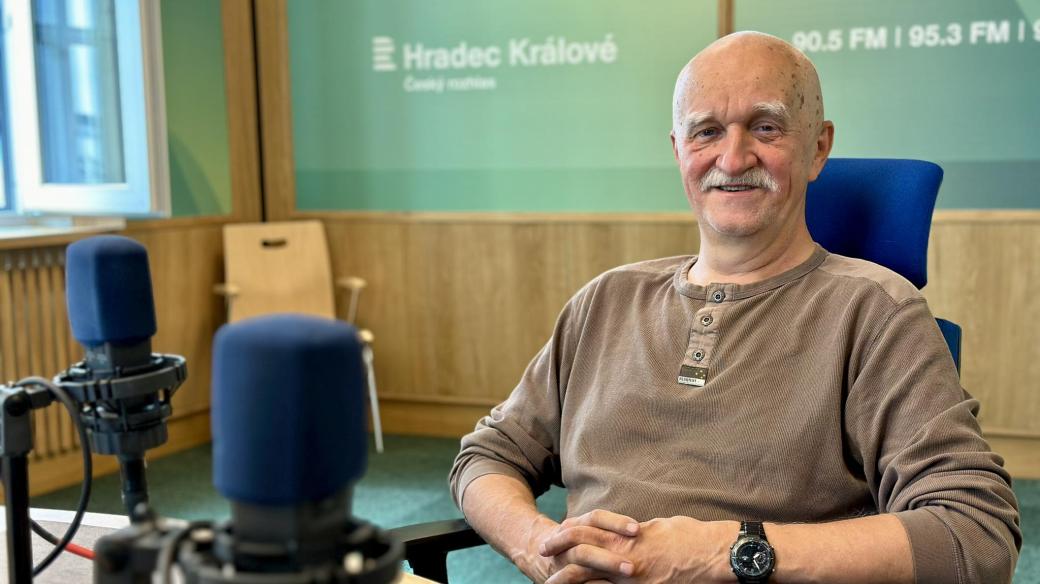 Ivan Škaloud ve studiu Českého rozhlasu Hradec Králové