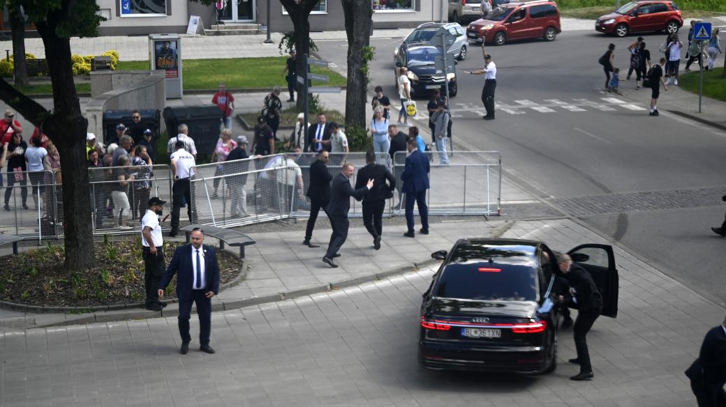 Fotografie pořízená krátce po atentátu na slovenského premiéra Roberta Fica (Směr)