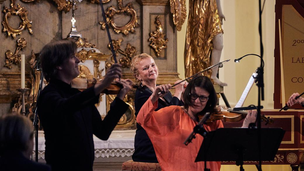 Krásy evropského baroka. Markéta Klaudová (soprán), Barbara Maria Willi (cembalo), Tomáš Netopil (barokní housle a um. vedoucí) se souborem Collegium Colloredo na letošním Mezinárodním hudebním festivalu Leoše Janáčka