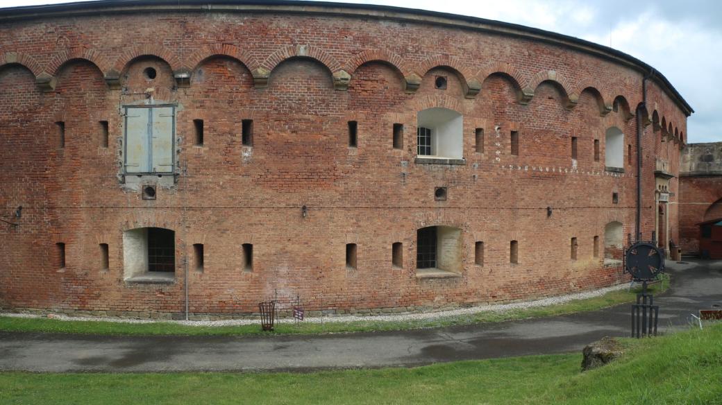 Kolem Olomouce se dochovaly pevnůstky z předsunutého věnce, který od poloviny 19. století chránil z dálky hradby pevnosti