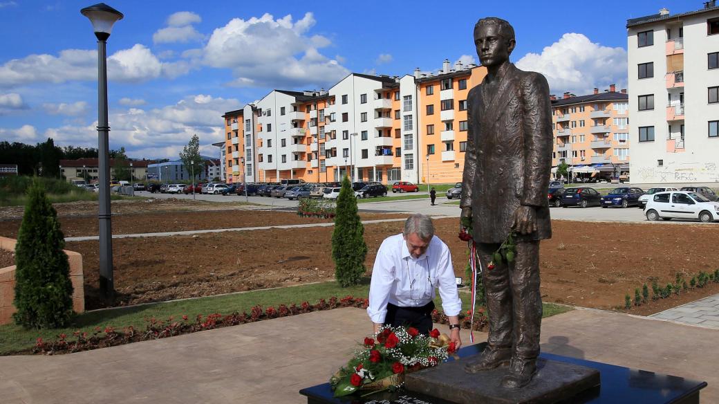 Gavrilo Princip je ve východním Sarajevu hrdinou, jeho sochu odhalili při 100. výročí sarajevského atentátu