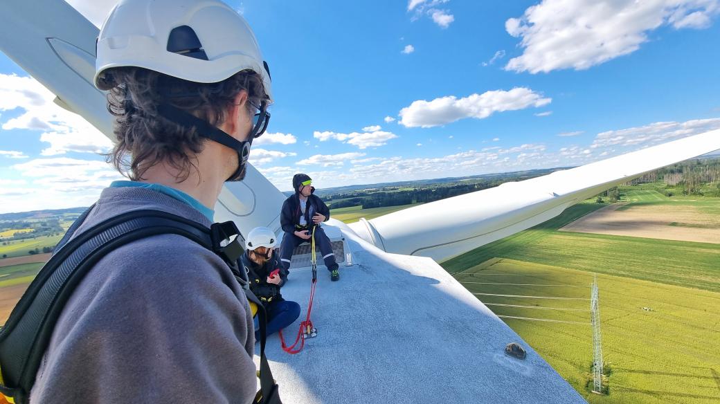 Lidé se mohli podívat na gondolu větrné elektrárny