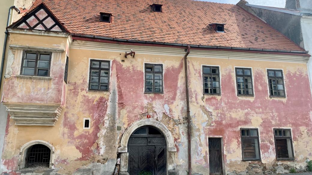 V tomto historickém domě číslo 6 na náměstí Republiky v Horním Slavkově by v budoucnu mělo sídlit muzeum