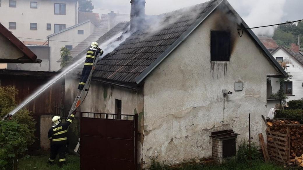 Požár domu v Kameničce nepřežili v pondělí dva lidé