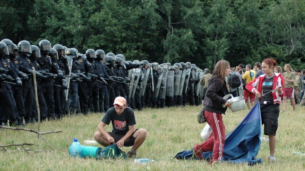 CzechTek 2005 - sobotní zásah policie