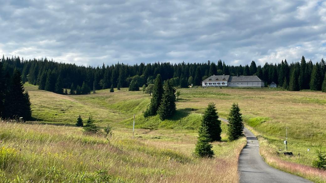 Březník je někdejší samota nedaleko Modravy na Šumavě