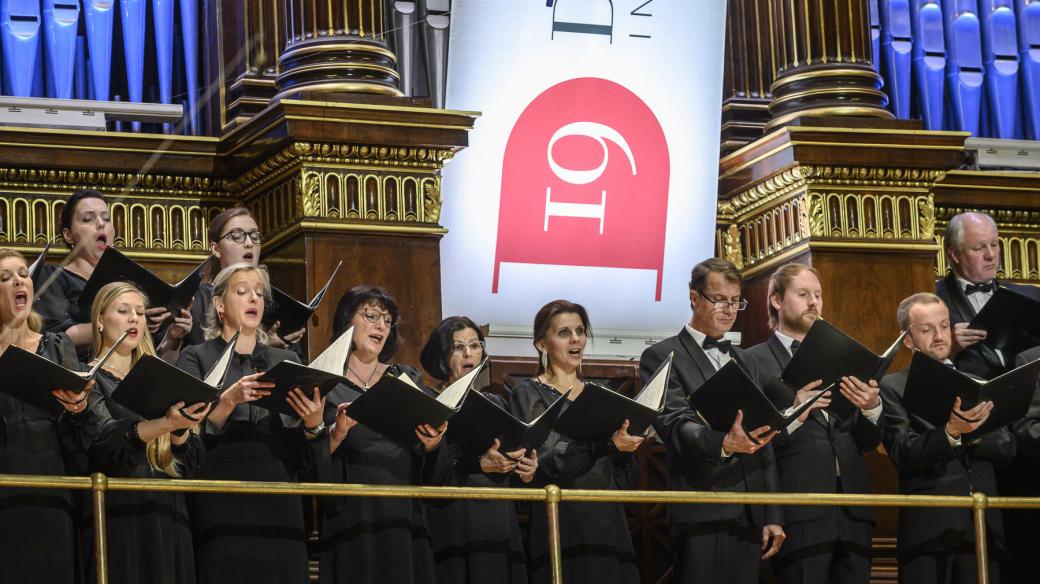 Dvořákova Praha 2019 – Král a uhlíř. V hlavních rolích: Roman Hoza, Jozef Benci, Kateřina Kněžíková, Richard Samek a další. Spoluúčinkuje Symfonický orchestr Českého rozhlasu a Pražský filharmonický sbor (sbormistr Lukáš Vasilek), dirigent Tomáš Brauner