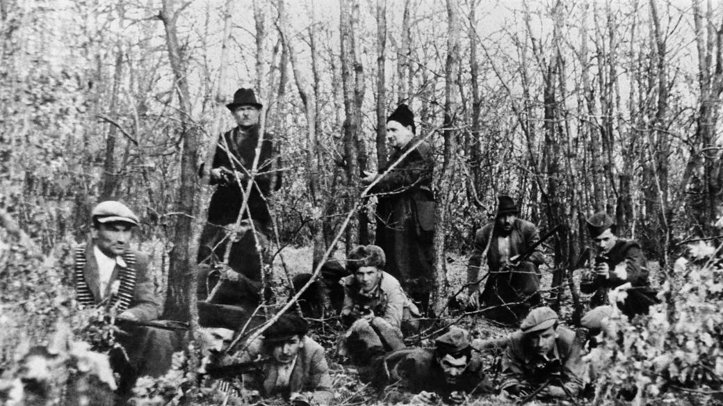 Příslušníci brigády Jana Žižky vedli v letech 1944 až 1945 partyzánský boj v týle. Oddíl partyzánů brigády Jana Žižky v oblasti Dolných Vesteníc