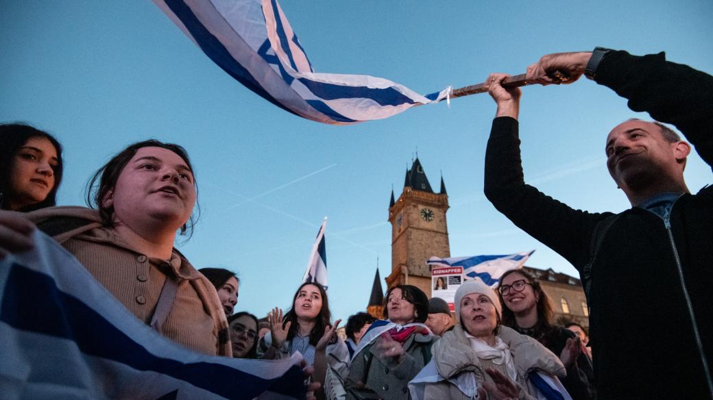 Demonstrace na podporu Izraele v Praze na Staroměstském náměstí