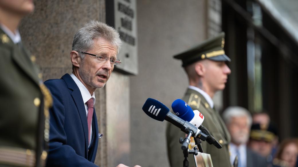 Pietní akt před Českým rozhlasem k výročí událostí srpna 1968