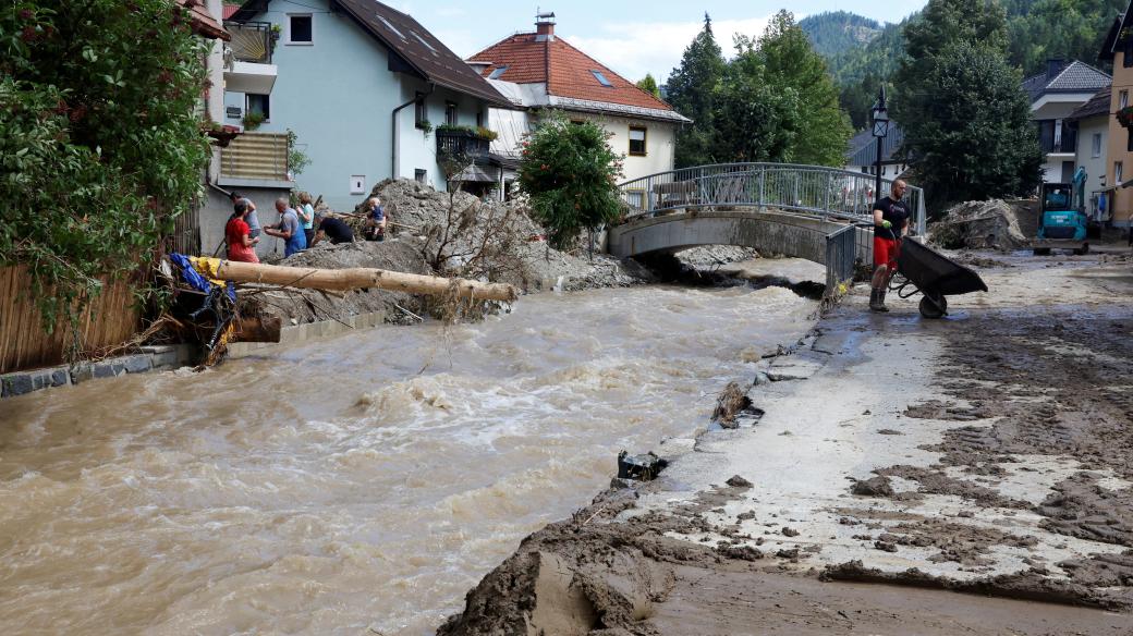 Silné deště rozvodnily potoky a řeky