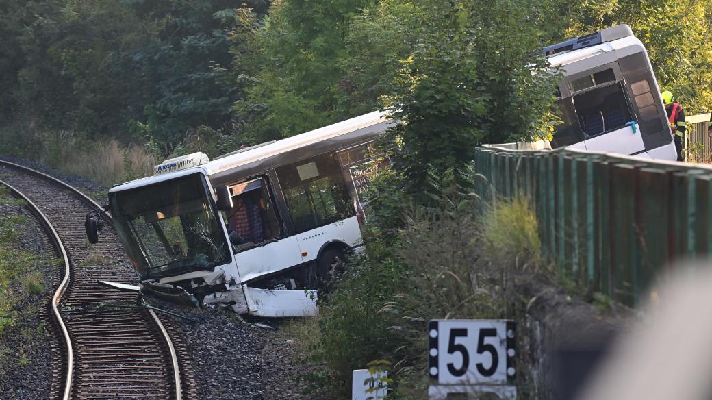 Nehoda autobusu v Karlových Varech