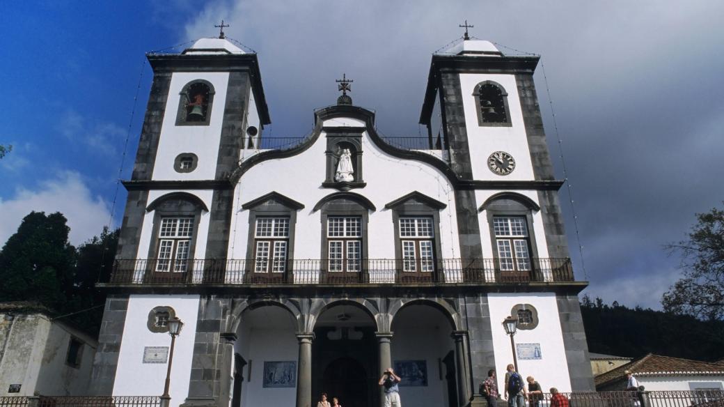 Kostel Nossa Senhora do Monte na Madeiře, kde je pohřben poslední rakouský císař Karel I. Habsburský