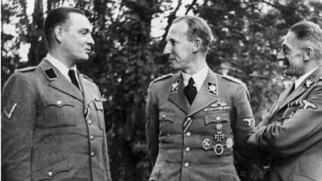 Reinhard Heydrich a Karl Hermann Frank, září 1941