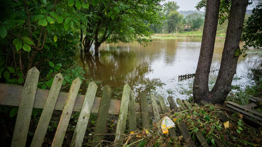 Povodně v obci Višňová na Frýdlantsku (neděle ráno)