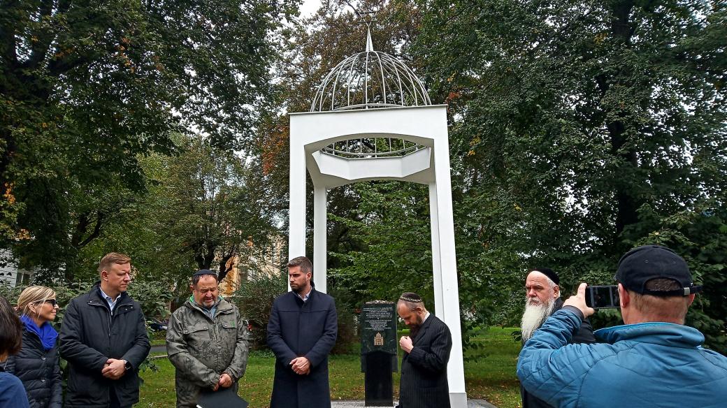 Opravený památník holokaustu a synagogy v Teplicích