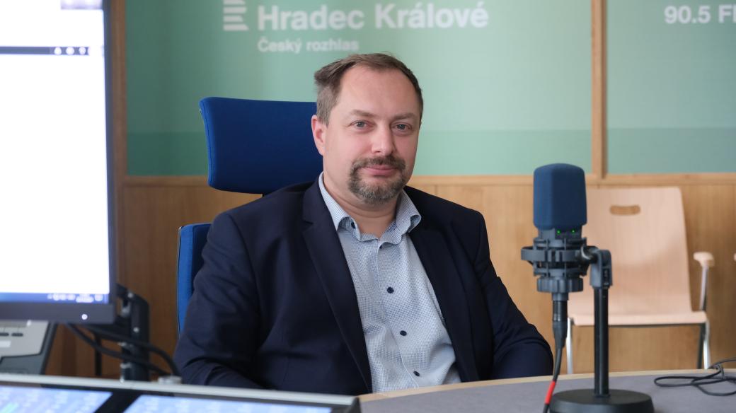 Martin Horák ve studiu Českého rozhlasu Hradec Králové