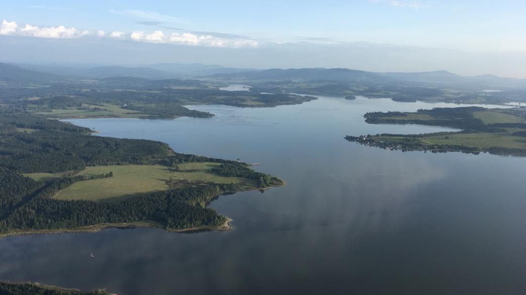 Výhled na Lipno a okolí z balónu