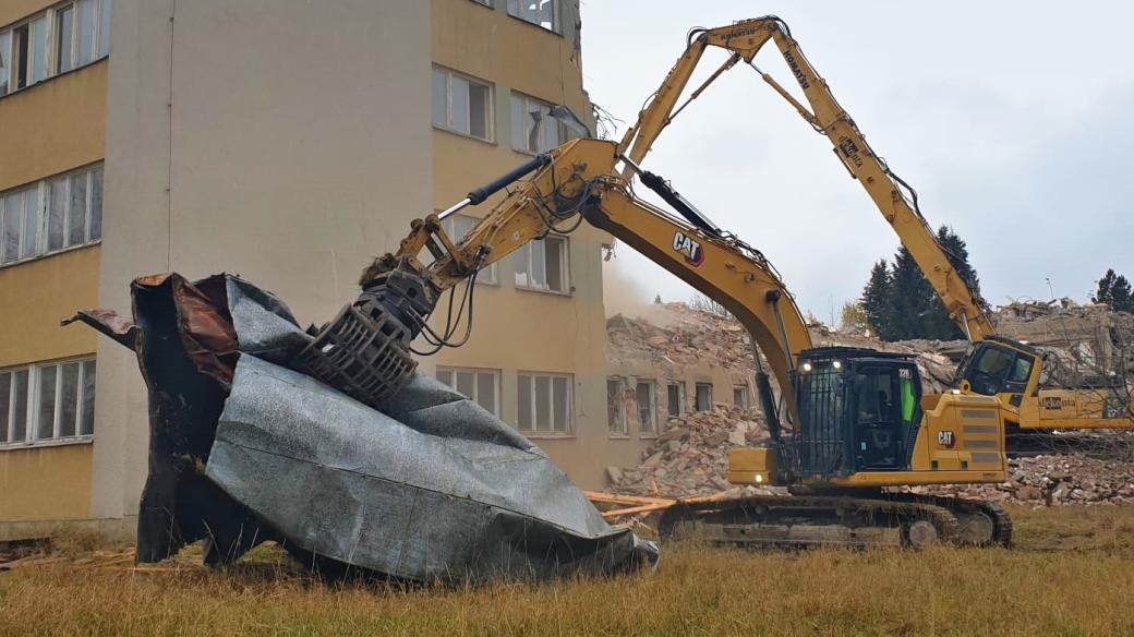 Demolice kasárenských objektů v Klimentově, Velká Hleďsebe