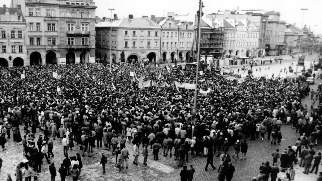 Listopad 1989 v Hradci Králové