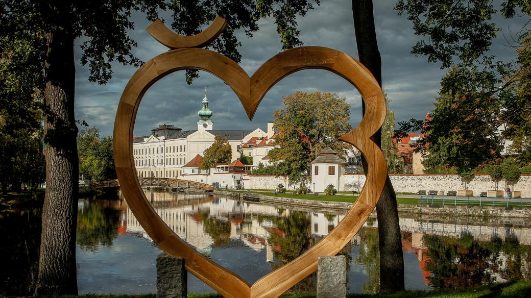 Srdce na soutoku Malše a Vltavy v Českých Budějovicích