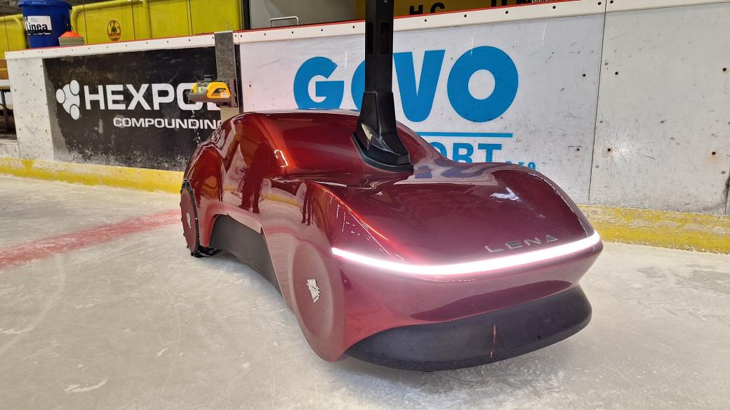 Na uničovském zimním stadionu nově využívají automatický ořezávač ledu