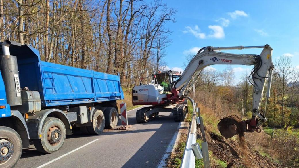 Sanace svahu u silnice mezi Třebíčí a Vladislaví