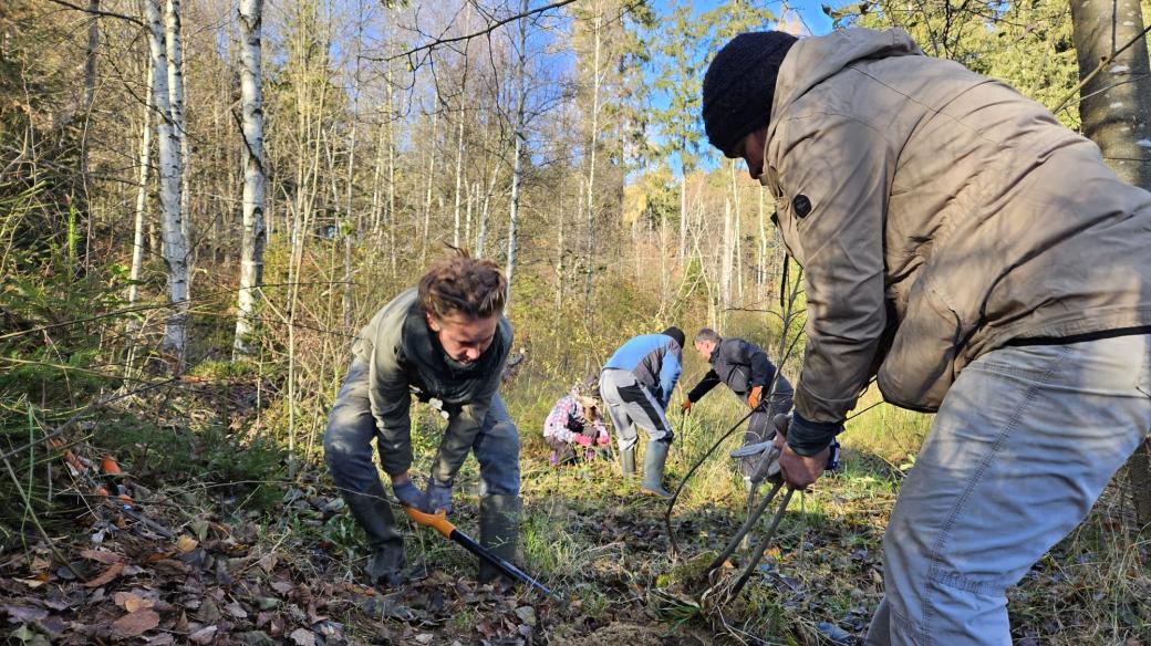 Dobrovolníci oživili pískový lom na Blatinách