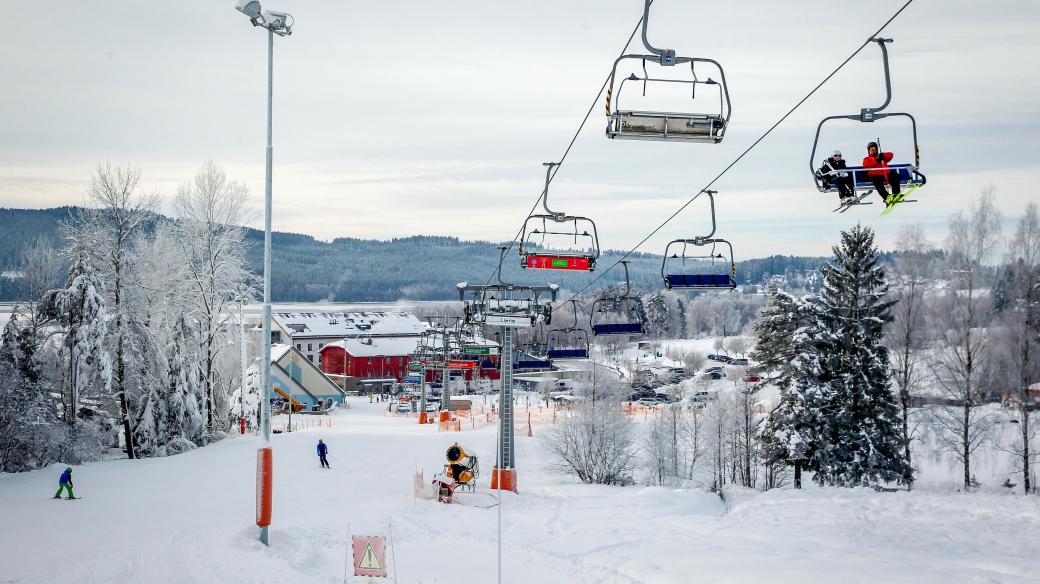 Skiareál v Lipně nad Vltavou