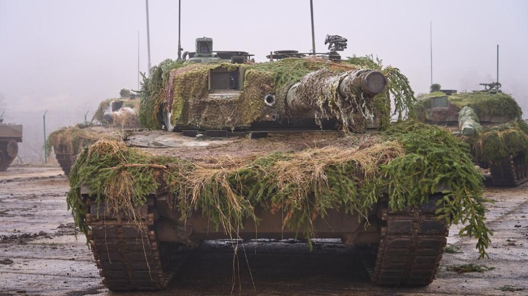 Na Doupově se poprvé testují tanky Leopard 2A4