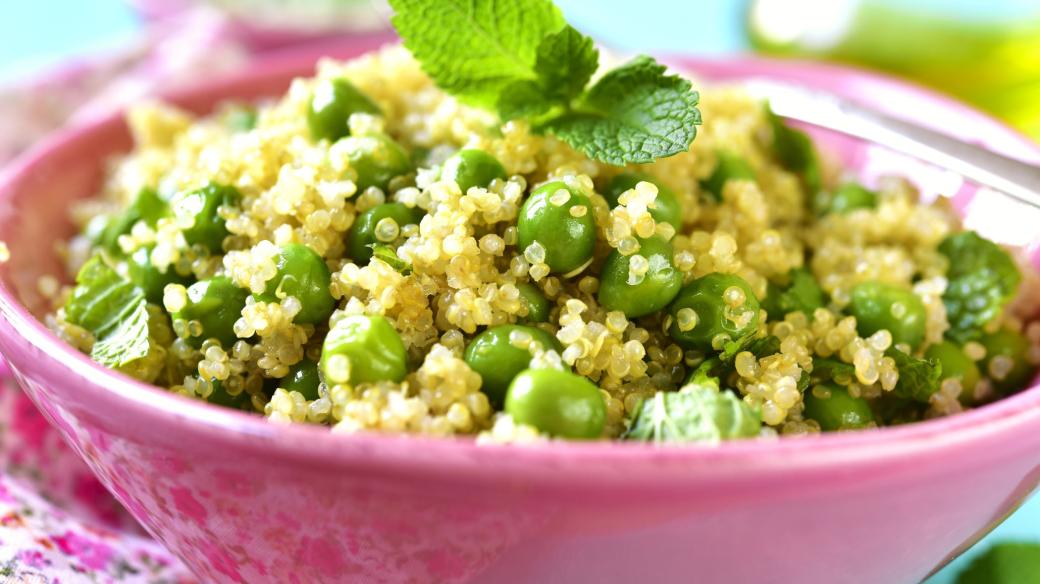 Quinoa, salát, hrášek, zdravá výživa, dieta