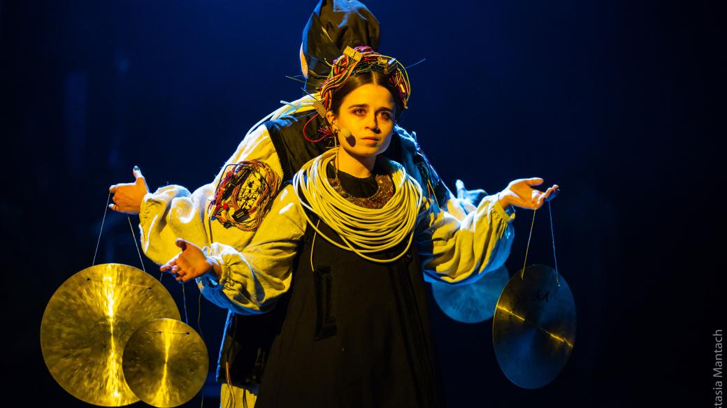 Opera Černobyldorf, postapokalyptická fantasy s prvky lidové kultury