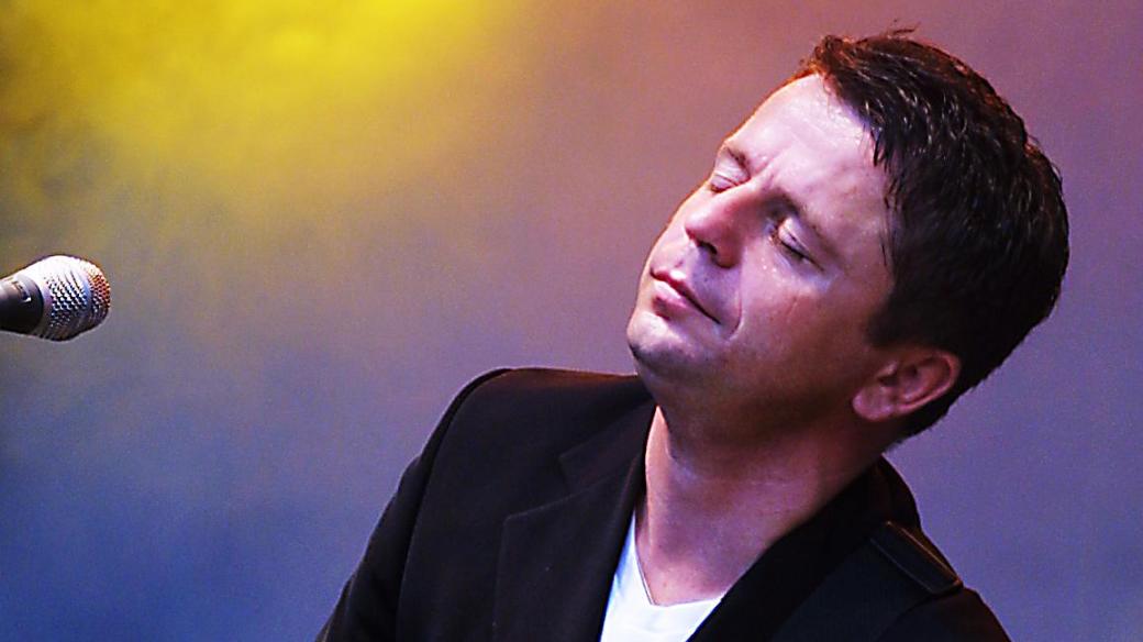 Zpěvák Petr Muk v roce 2002