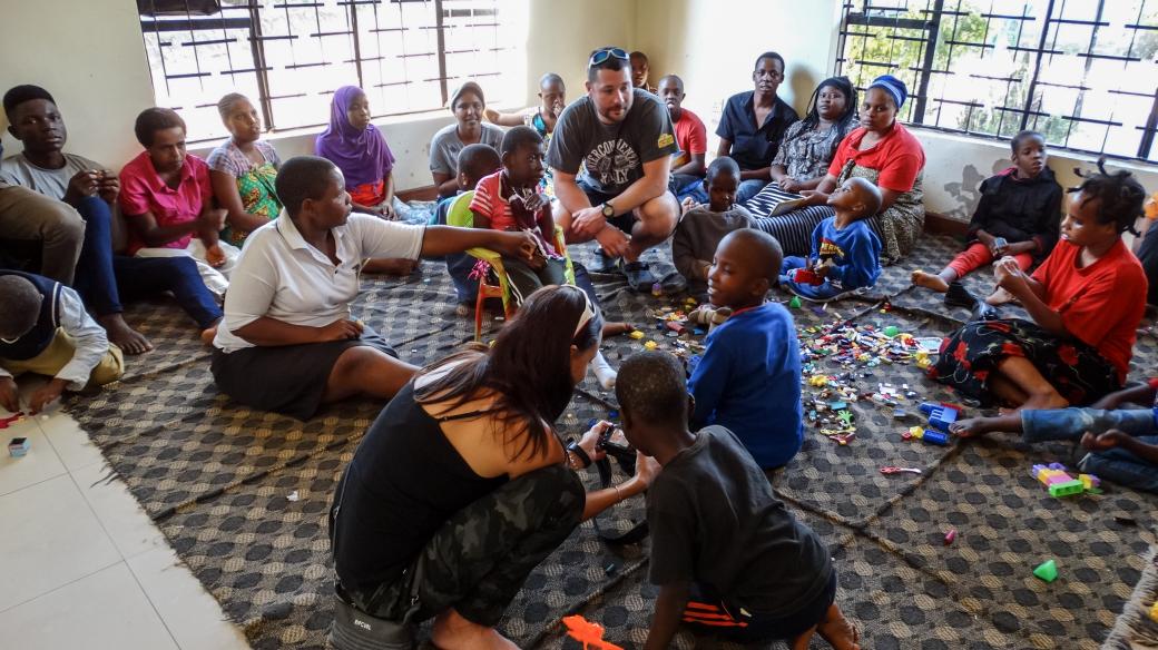 Do Tanzanie jel Matěj Břeský původně na dovolenou, teď tam pomáhá