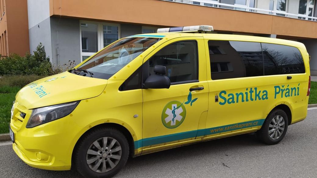 Sanitka přání vozí pacienty v terminálním stadiu nemoci na místa nebo za lidmi, které chtějí naposledy vidět a rozloučit se