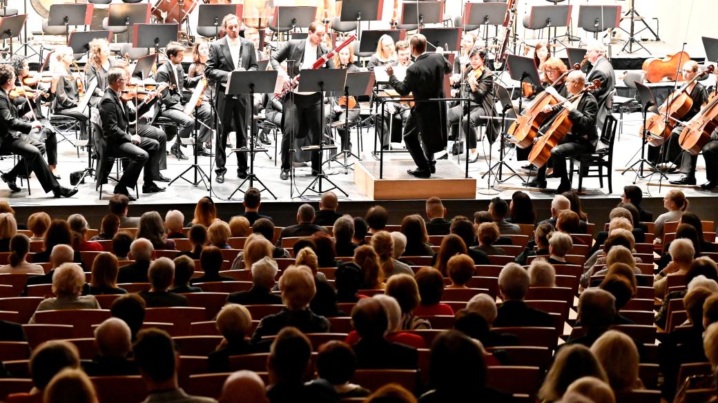 Koncert z Vesmíru. Janáčkova filharmonie Ostrava hraje pod vedením Roberta Jindry, 2. 3. 2023