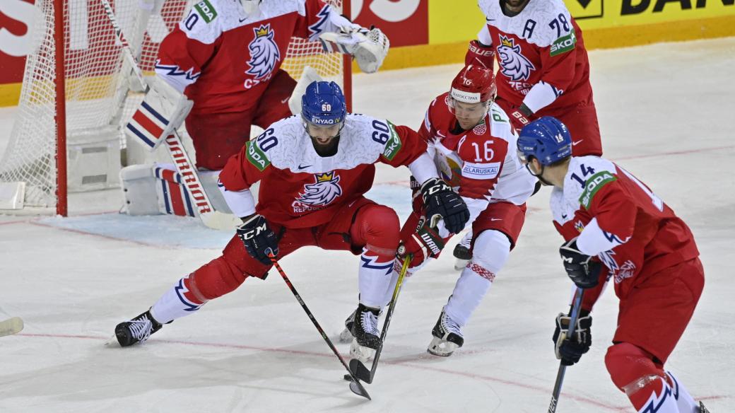 Čeští hokejisté v zápase s Běloruskem