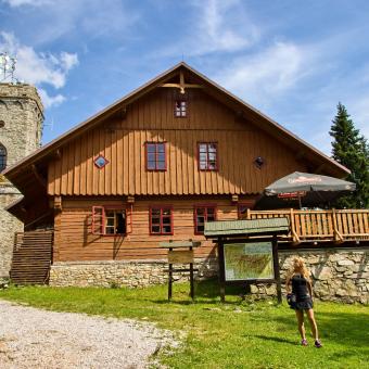 Rozhledna a horská chata Žalý