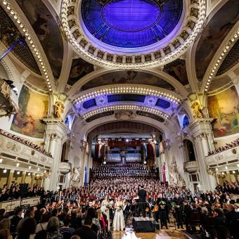 Tisíc hlasů adventu. Rok české hudby zakončilo čtyřicet amatérských sborů společně se sólisty a Symfonickým orchestrem Českého rozhlasu pod vedením Petra Popelky