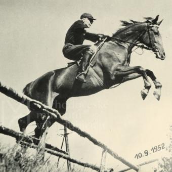 Vítěz Velké pardubické Vladimír Hejmovský (1951)