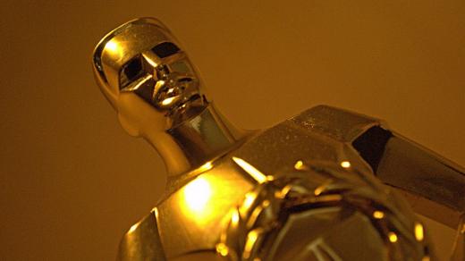 V Los Angeles rozdávají ceny Americké filmové akademie, sice umlkne obvyklý ruch a všichni sledují ceremoniál předávání Oscarů