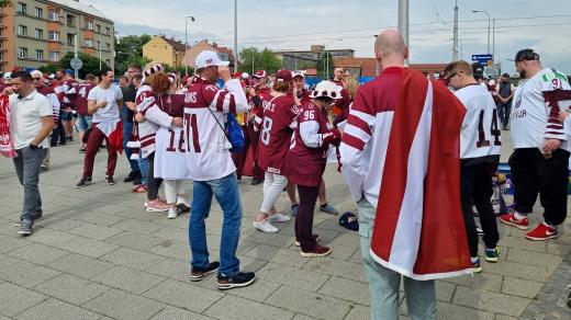 Hokejoví fanoušci Lotyšska v Ostravě