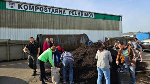 V pelhřimovské kompostárně si lidé rozebrali 6 tun kompostu