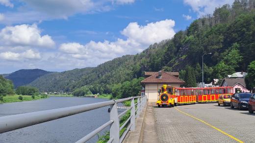 Hřenský expres přijíždí na start