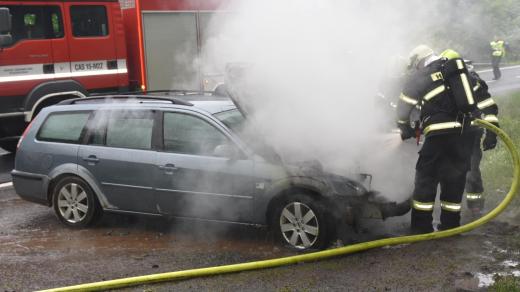 Auto začne hořet zpravidla kvůli technické závadě